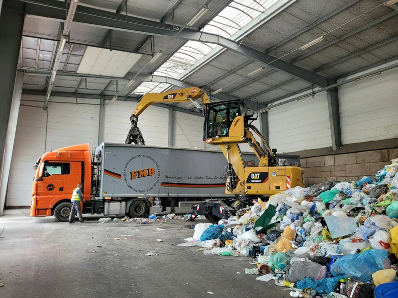Green Shield Logistics автомобил